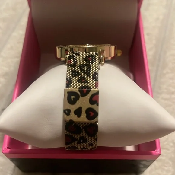 Betsey Johnson Unique Gorgeous Watch - Picture 6 of 11